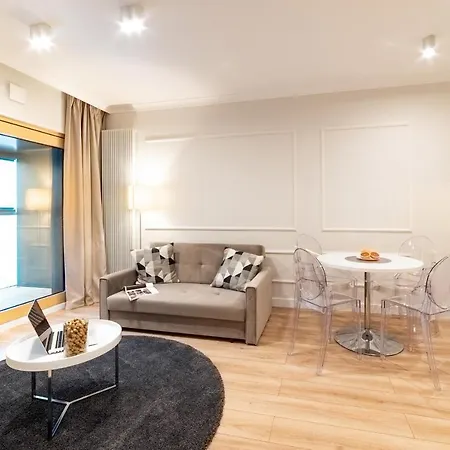 Mennica アパート *